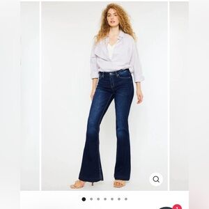 KanCan Estilo Flare high rise jeans. Size 5/26.
